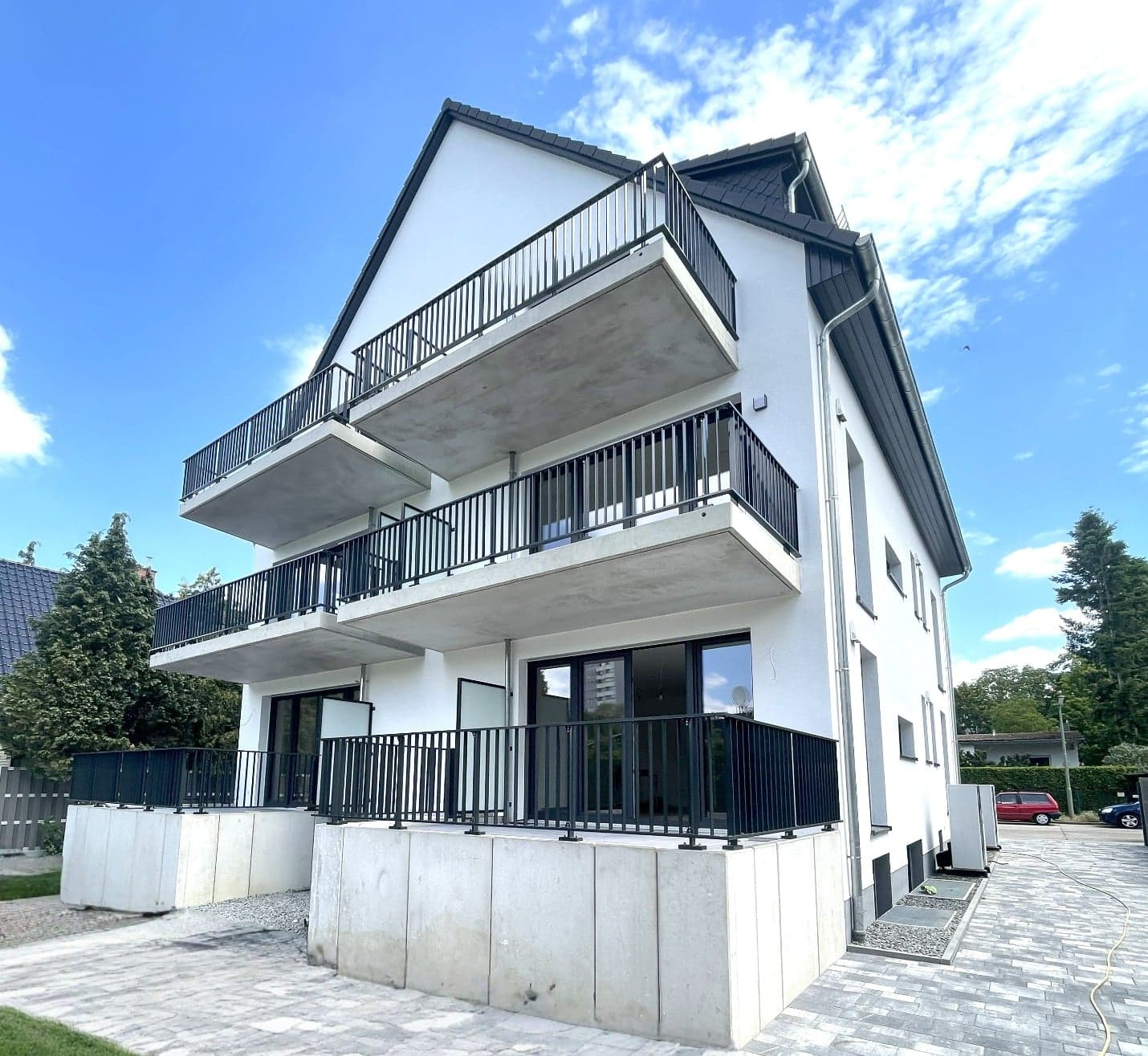 Sandstraße 27A apartment building – garden side with balconies